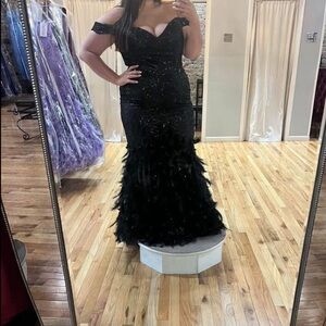 Elegant Black Off-Shoulder Evening Gown